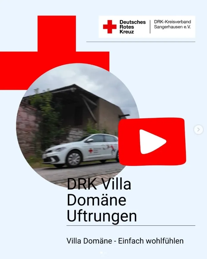 Villa Domäne Ein DRK Fahrzeug vor einem Gebäude geparkt